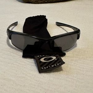 Mens Oakley sport sunglasses. Non polarized.